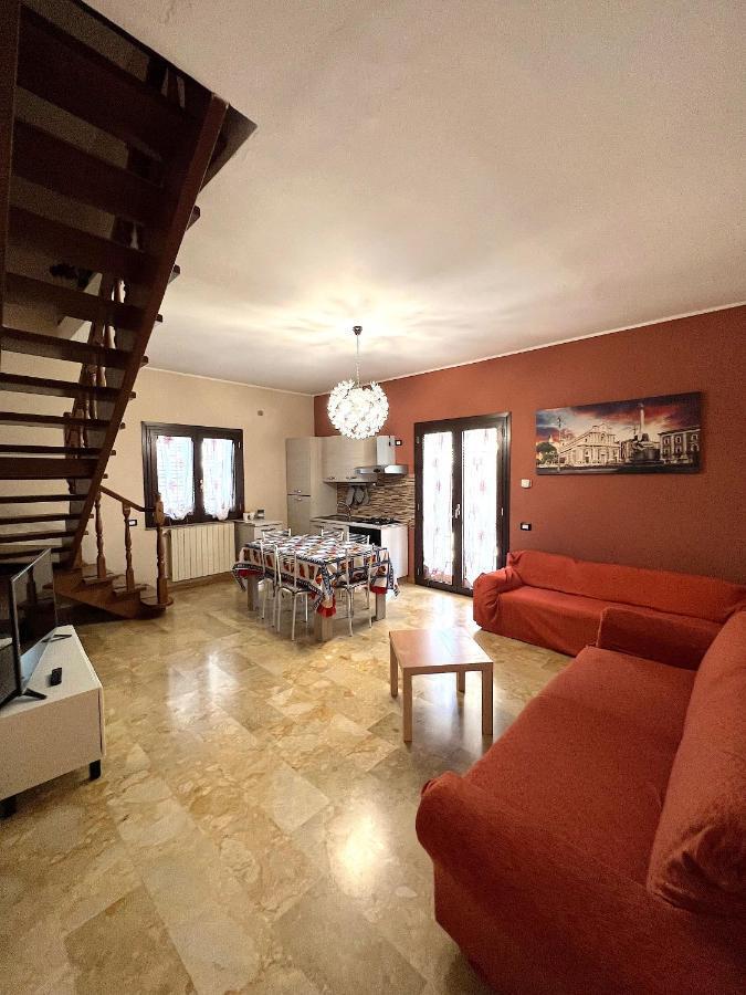 Casa Vacanze Volpe Dell'Etna Николози Экстерьер фото